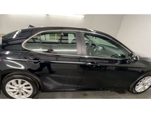 Used 2024 Toyota Camry LE image 9