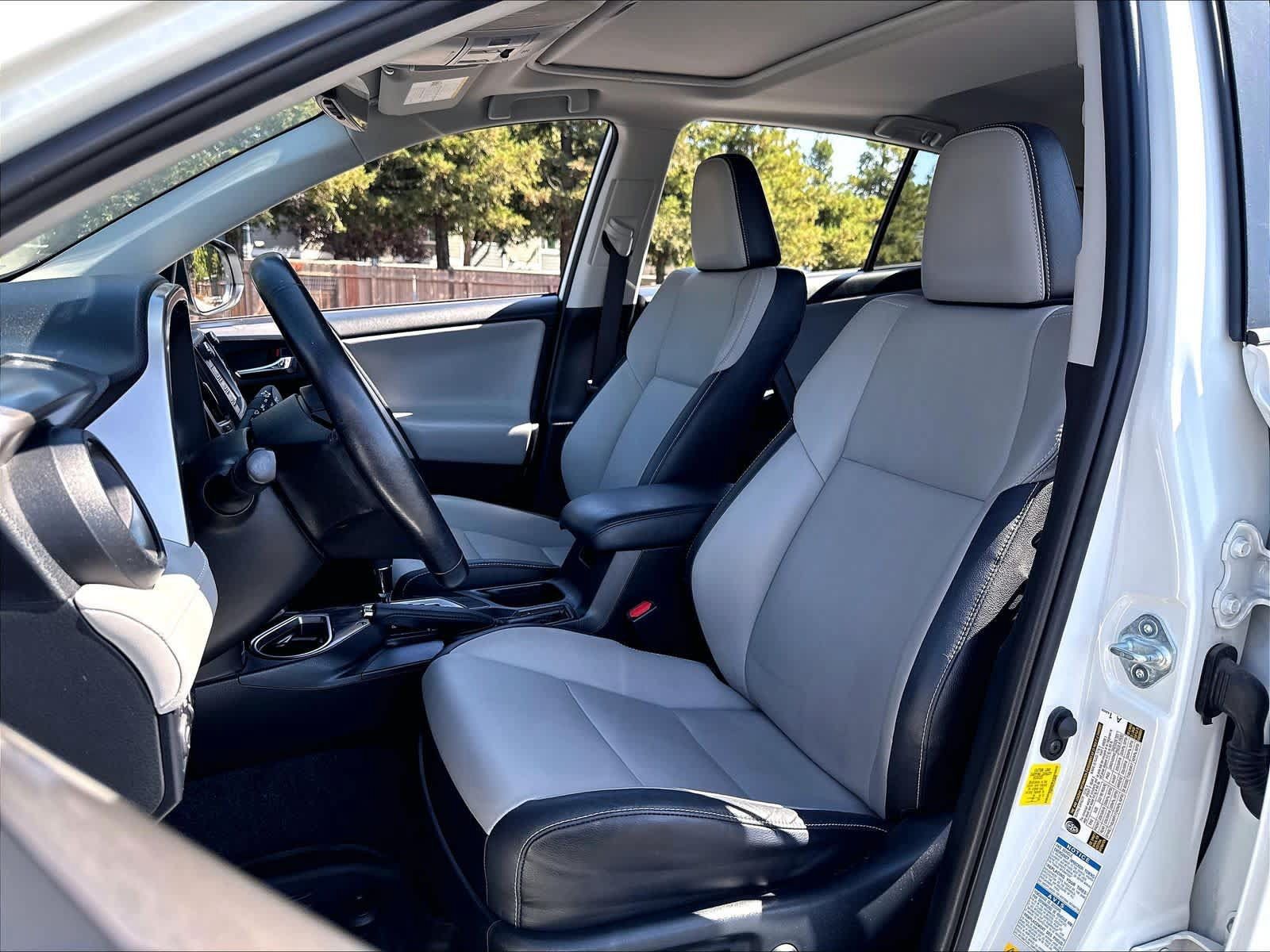 Used 2018 Toyota RAV4 Limited w/ All Weather Liner Package AWD/4WD image 27