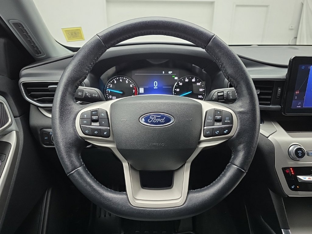 Used 2022 Ford Explorer XLT w/ Equipment Group 202A AWD/4WD image 24