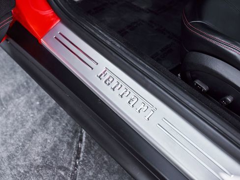 Used 2020 Ferrari 812 Superfast RWD image 36