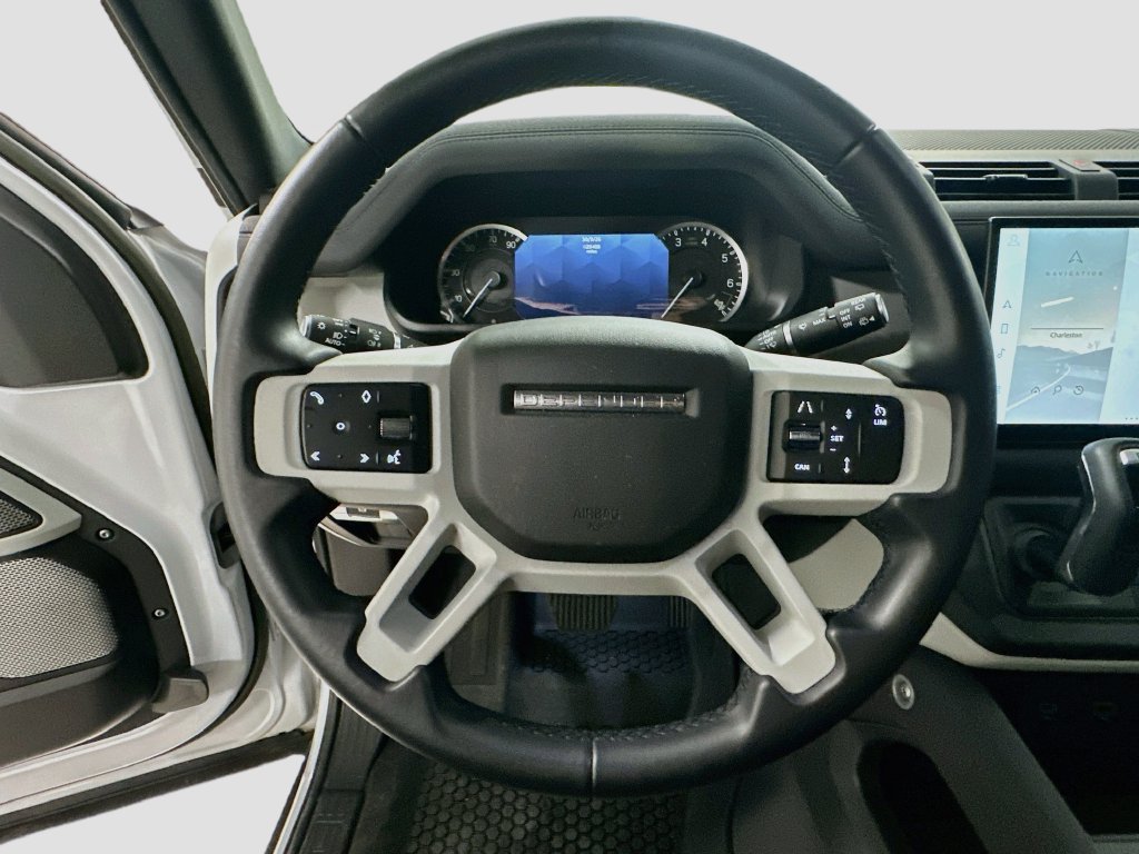 Used 2023 Land Rover Defender 130 SE AWD/4WD image 12