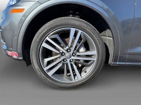 Used 2020 Audi Q5 e Prestige w/ Prestige Package image 9