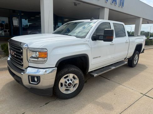 Used 2017 GMC Sierra 2500 SLE w/ HD SLE Preferred Plus Package AWD/4WD image 6