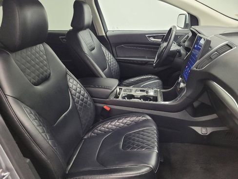 Used 2024 Ford Edge Titanium image 21