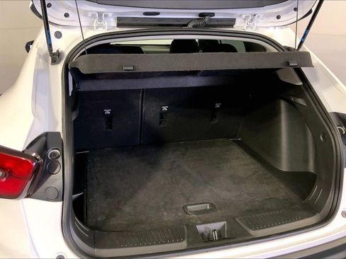 Used 2025 Chevrolet Trax LT w/ LT Convenience Package image 4