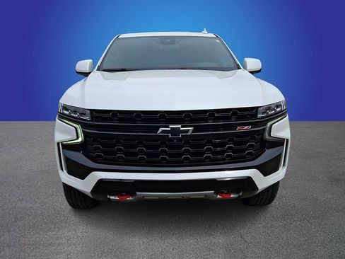 Used 2024 Chevrolet Suburban Z71 w/ Luxury Package image 2