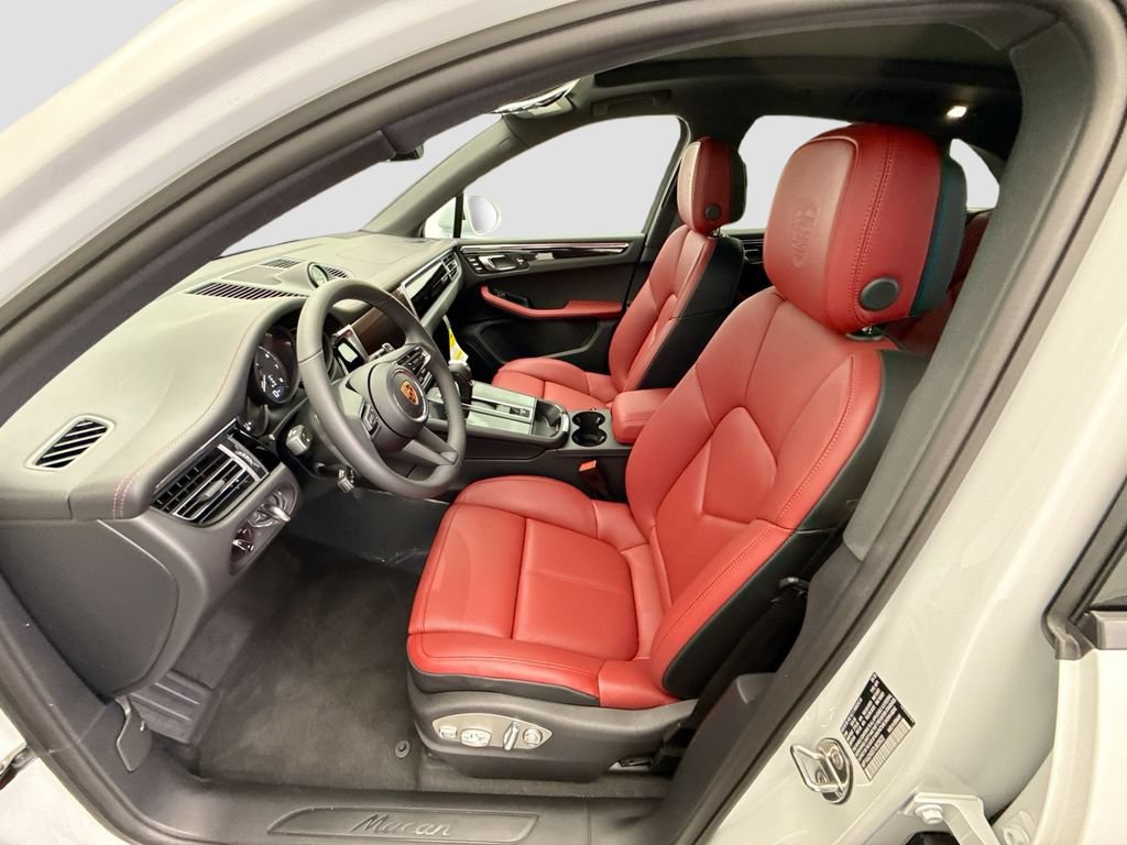 Used 2026 Porsche Macan AWD/4WD image 5