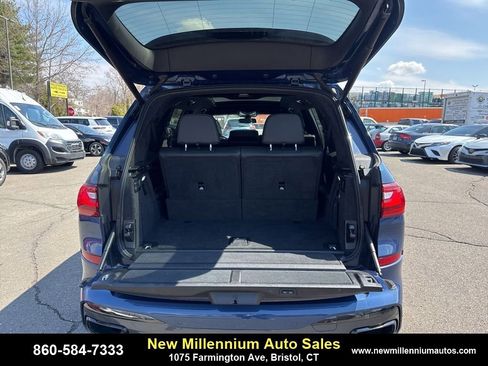 Used 2020 BMW X7 M50i image 26