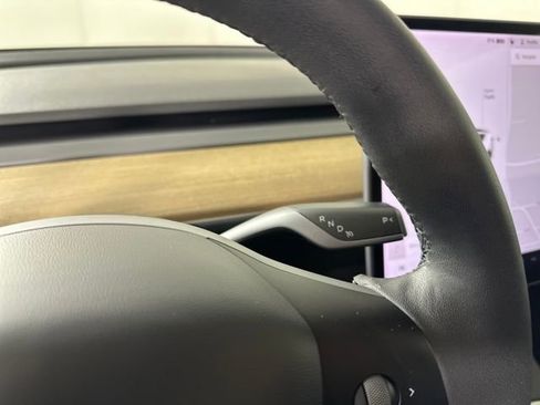 Used 2021 Tesla Model Y Long Range image 17