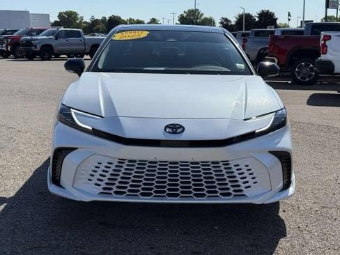 Used 2025 Toyota Camry XSE AWD/4WD image 3