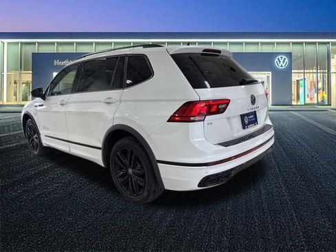 Certified 2022 Volkswagen Tiguan SE R-Line image 6