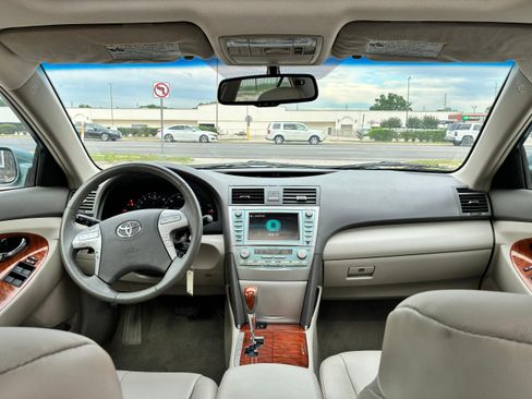 Used 2009 Toyota Camry FWD image 14