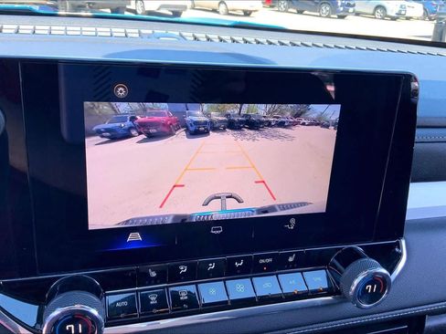 Used 2024 Chevrolet Colorado LT w/ LT Convenience Package II image 26