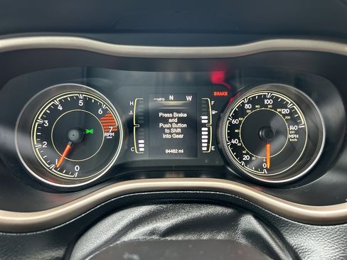 Used 2017 Jeep Cherokee Sport w/ Cold Weather Group image 23