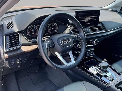 Used 2023 Audi Q5 2.0T Premium Plus w/ Premium Plus Package AWD/4WD image 13