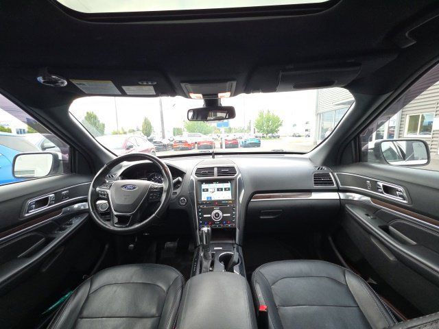 Used 2018 Ford Explorer Limited w/ Equipment Group 301A AWD/4WD image 10