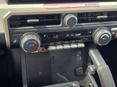 Used 2024 Toyota Tacoma TRD Off-Road image 36