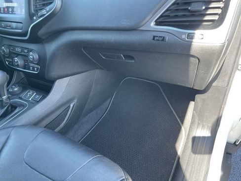 Used 2021 Jeep Cherokee Latitude Lux 80th Anniv w/ Quick Order Package 26U 80TH image 35