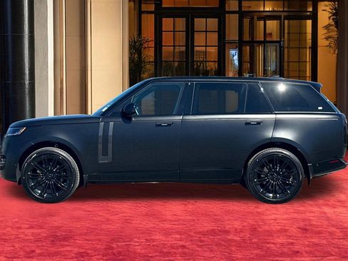 New 2026 Land Rover Range Rover Long Wheelbase Autobiography image 2