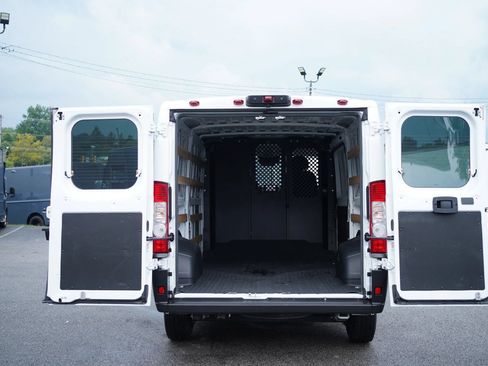 Used 2025 RAM ProMaster 2500 w/ U-Haul Equipment Group FWD image 10