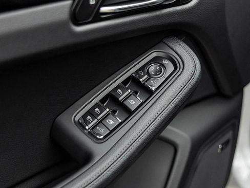 New 2026 Porsche Macan image 67