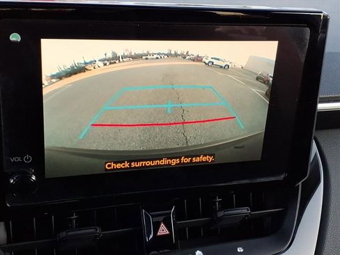 Certified 2023 Toyota Corolla Cross LE image 14