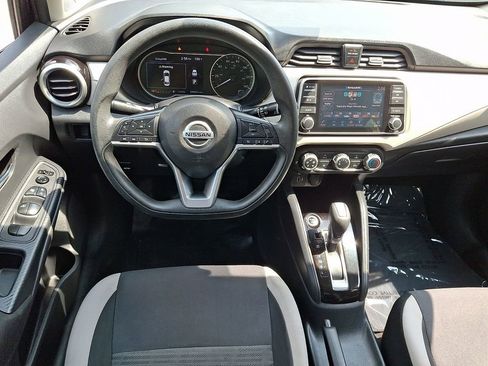 Used 2021 Nissan Versa SV FWD image 11