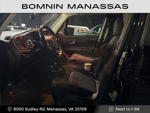 Used 2018 Jeep Renegade Trailhawk w/ UConnect 8.4 Nav Group image 2