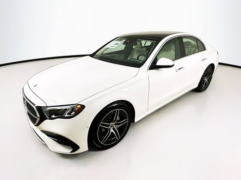 Used 2025 Mercedes-Benz E 350 4MATIC Sedan image 1