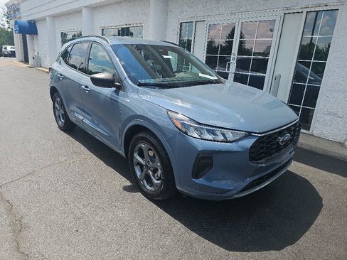 Used 2024 Ford Escape ST-Line w/ Tech Pack #1 AWD/4WD image 2