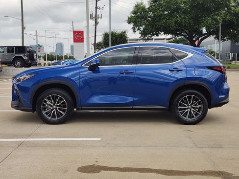 Used 2025 Lexus NX 250 FWD w/ Premium Package image 4