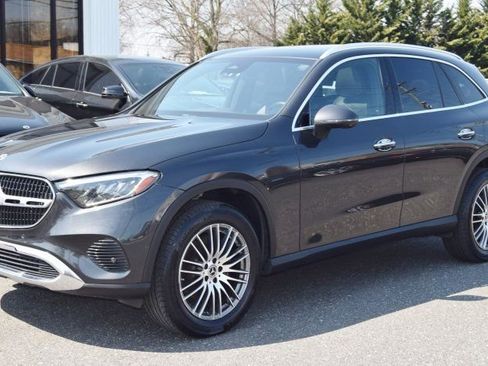 Used 2024 Mercedes-Benz GLC 300 4MATIC image 5