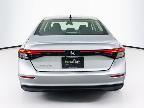 Used 2025 Honda Accord SE image 7