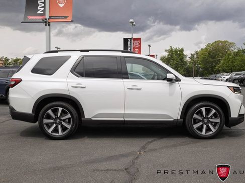 Used 2025 Honda Pilot Touring image 18