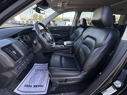 Used 2023 Nissan Pathfinder SL w/ SL Premium Package AWD/4WD image 11