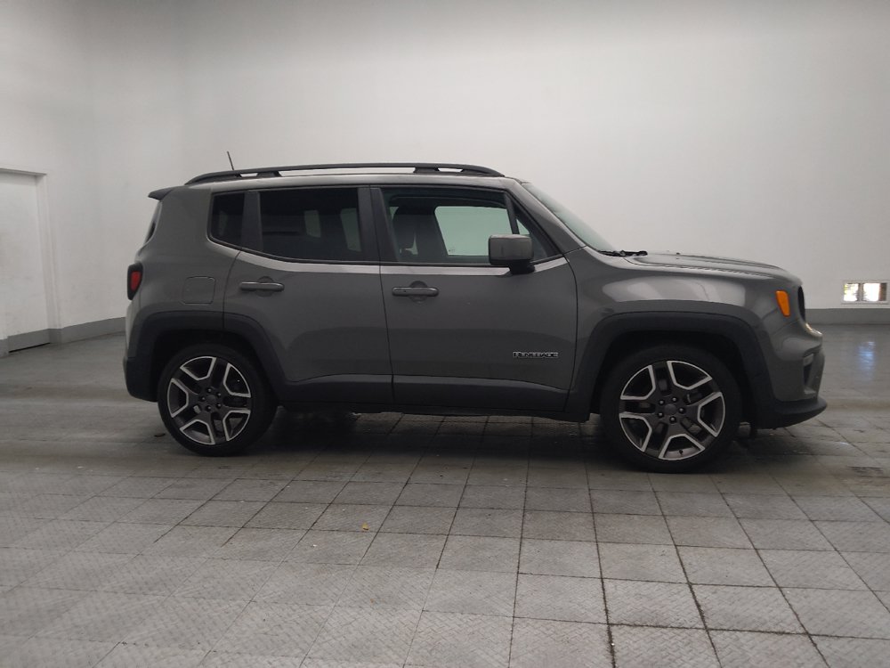 Used 2020 Jeep Renegade Latitude w/ UConnect 8.4 Nav Group FWD image 11
