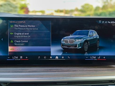 Used 2024 BMW X5 xDrive40i w/ Premium Package AWD/4WD image 57