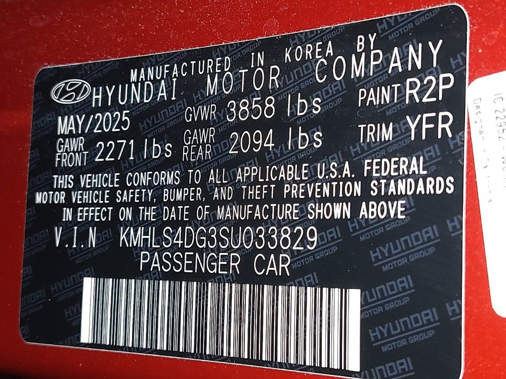 Used 2025 Hyundai Elantra SEL FWD image 33