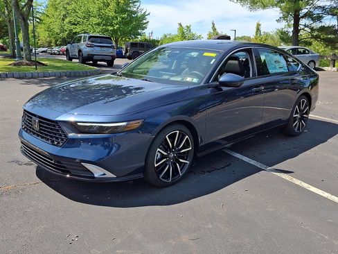 New 2026 Honda Accord Touring image 2