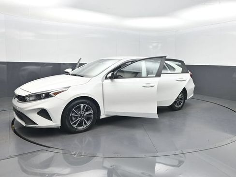 Used 2024 Kia Forte LXS w/ LXS Technology Package FWD image 34