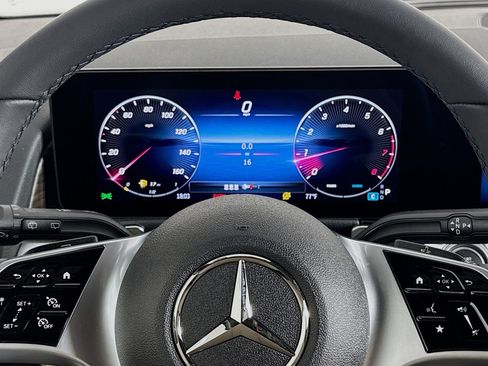New 2026 Mercedes-Benz GLB 250 image 17
