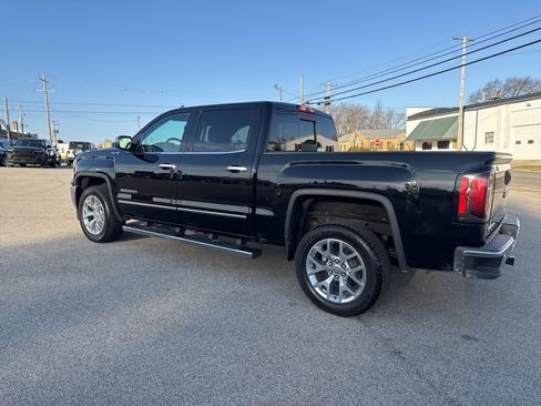 Used 2018 GMC Sierra 1500 SLT w/ SLT Premium Package image 3