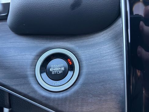 Used 2024 Jeep Grand Cherokee Limited 4xe w/ Luxury Tech Group II image 20