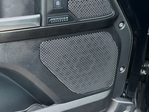 Used 2024 Land Rover Defender 110 V8 image 24