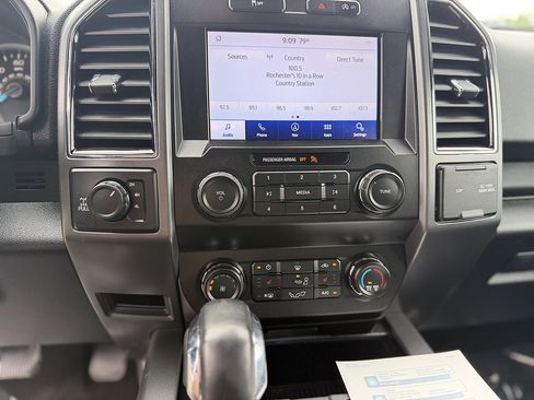Used 2020 Ford F150 XLT w/ Equipment Group 302A Luxury AWD/4WD image 15