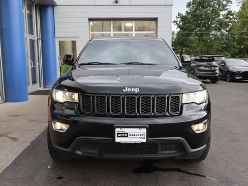 Used 2018 Jeep Grand Cherokee Laredo AWD/4WD image 7