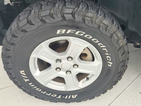Used 2021 Jeep Wrangler Unlimited Sport AWD/4WD image 27