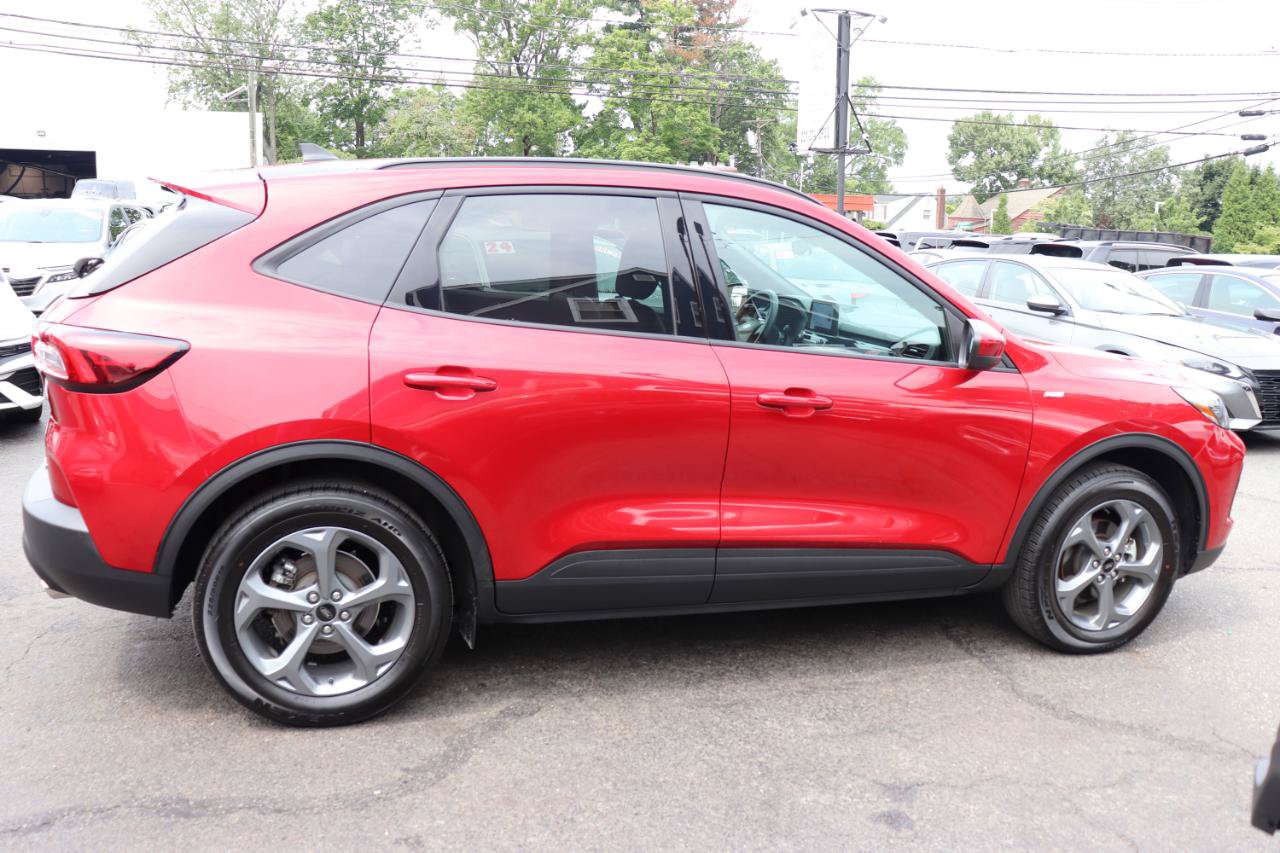Used 2025 Ford Escape ST-Line Select AWD/4WD image 6