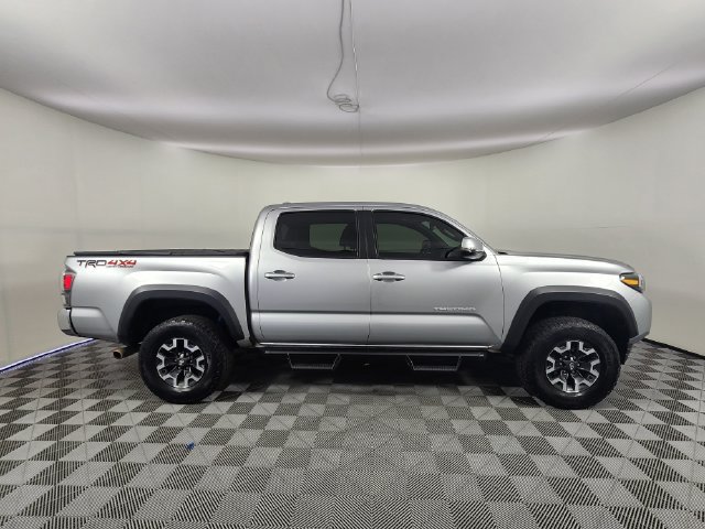 Used 2022 Toyota Tacoma TRD Off-Road w/ TRD Premium Off Road Package AWD/4WD image 6