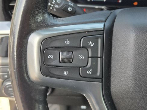 Used 2022 Chevrolet Silverado 1500 LT AWD/4WD image 16